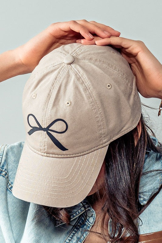 RELAXED FIT BOW CAP