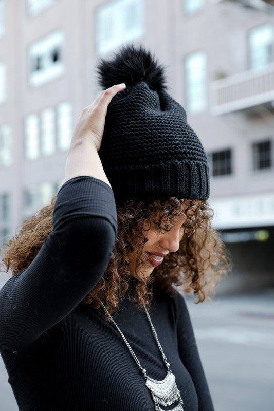 SHERPA LINED POM POM BEANIE - BLACK