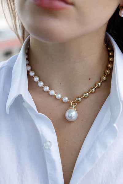 PEARL PENDANT STATEMENT NECKLACE