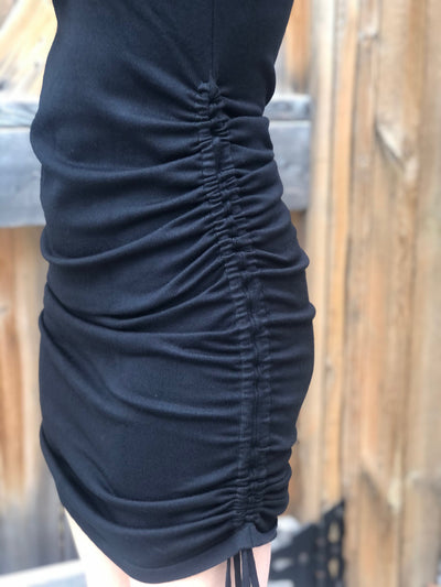 LONG SLEEVE ROUND-NECK SIDE RUCHING DETAIL KINT DRESS - BLACK