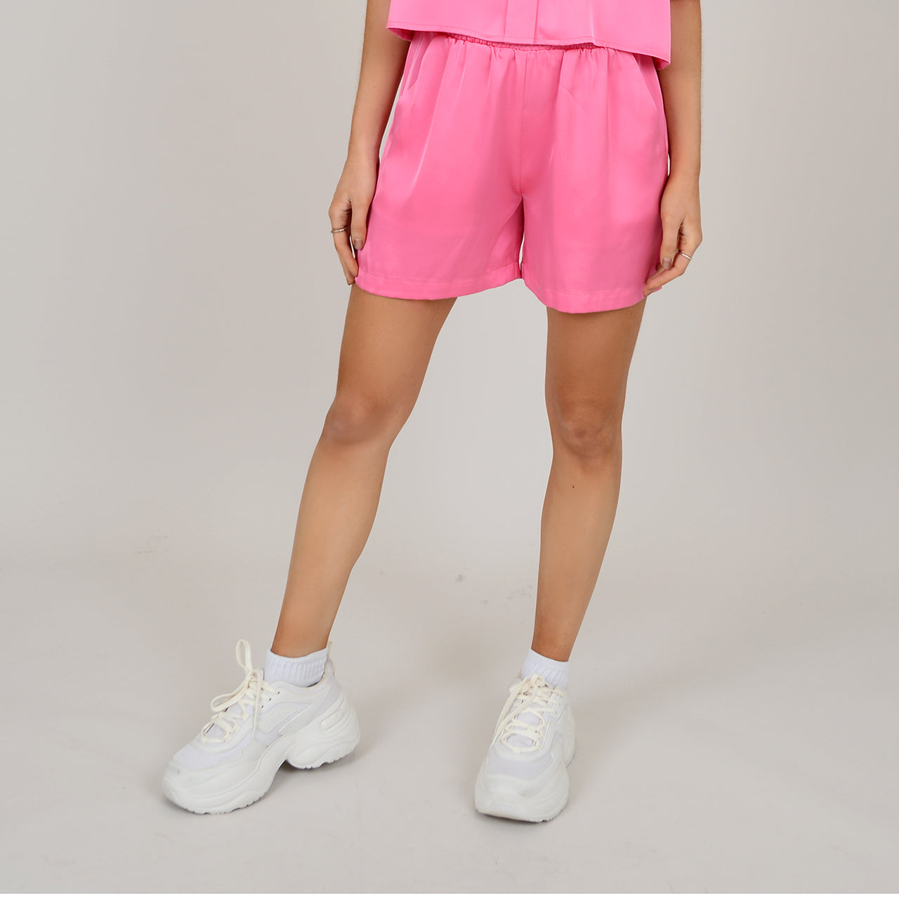 PATTI SATIN SHORT - BRIGHT PINK