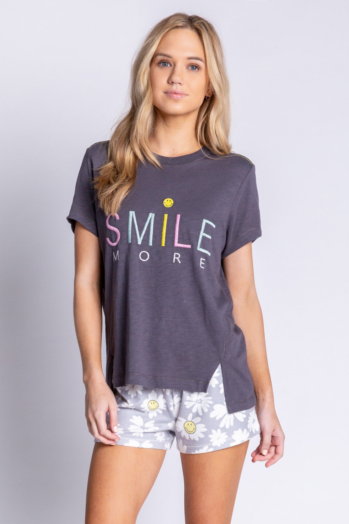 SMILE MORE TEE