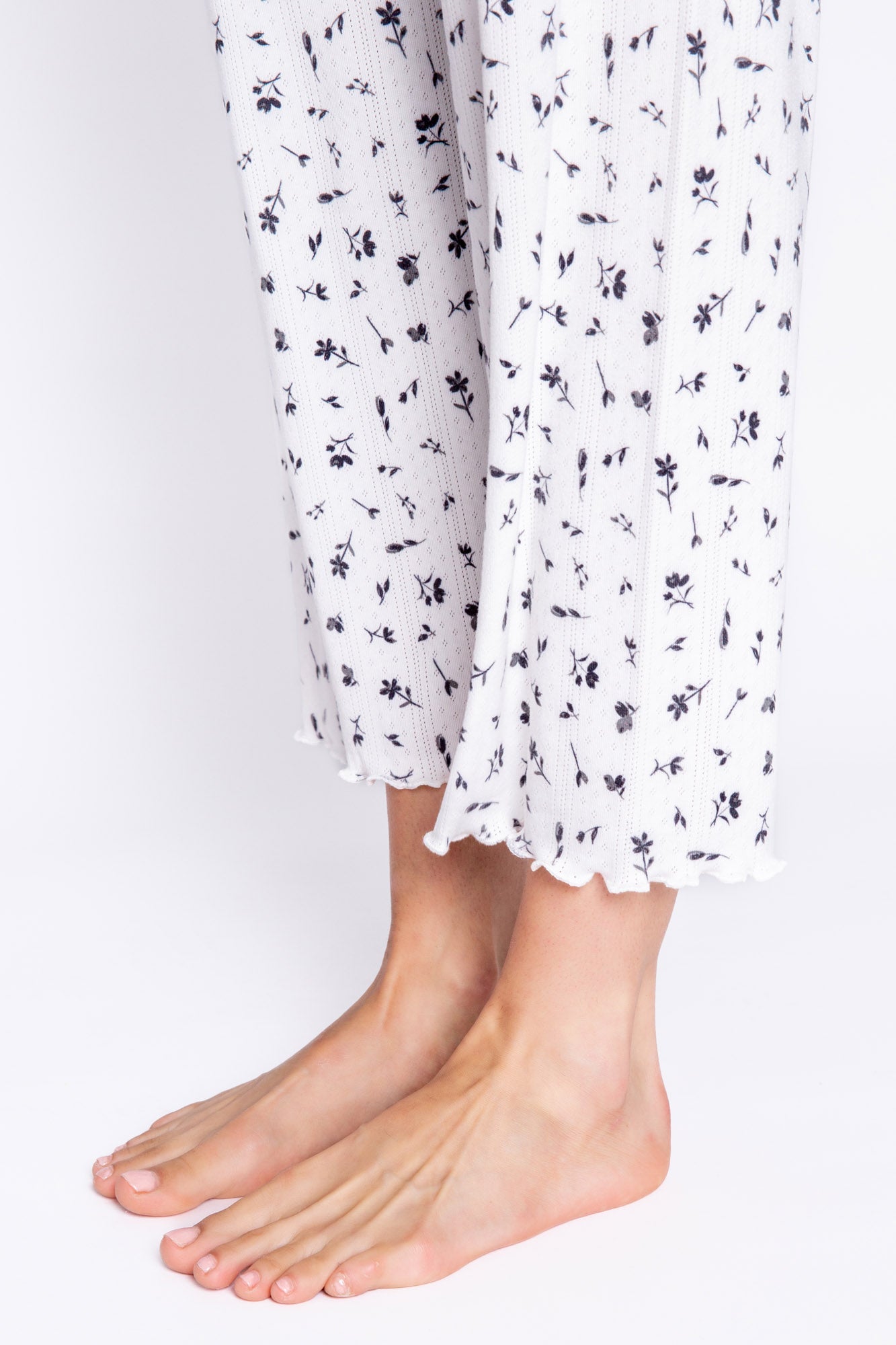 AROUND THE EDGES FLORAL CROP PANT