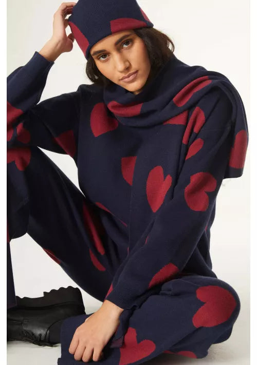 OVERSIZED HEART PRINT SWEATER