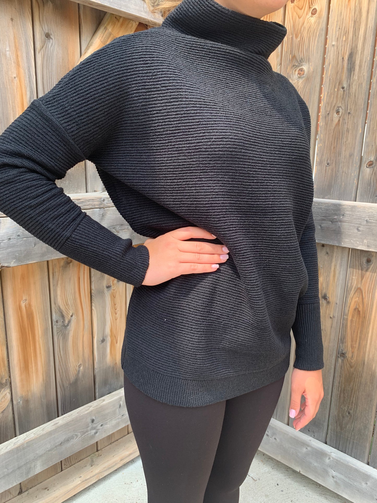 OTTOMAN SWEATER - BLACK